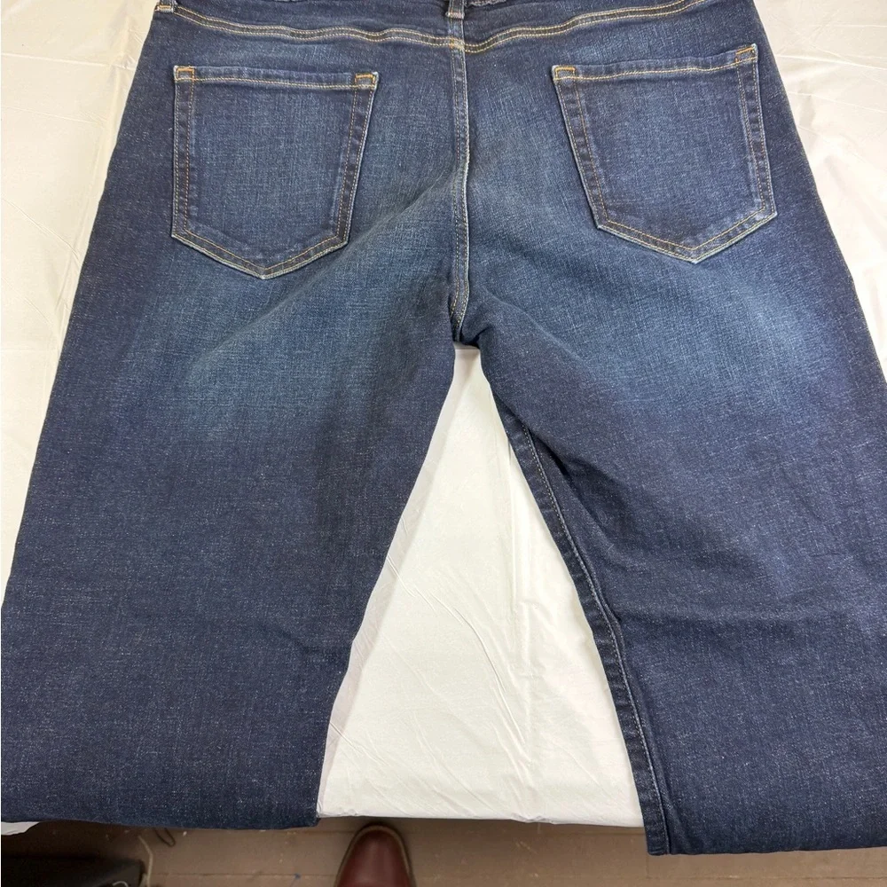 Amazon Essentials Men's Relaxed Fit‎ Dark Blue Jeans